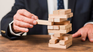 Reštrukturalizácia v spoločnosti